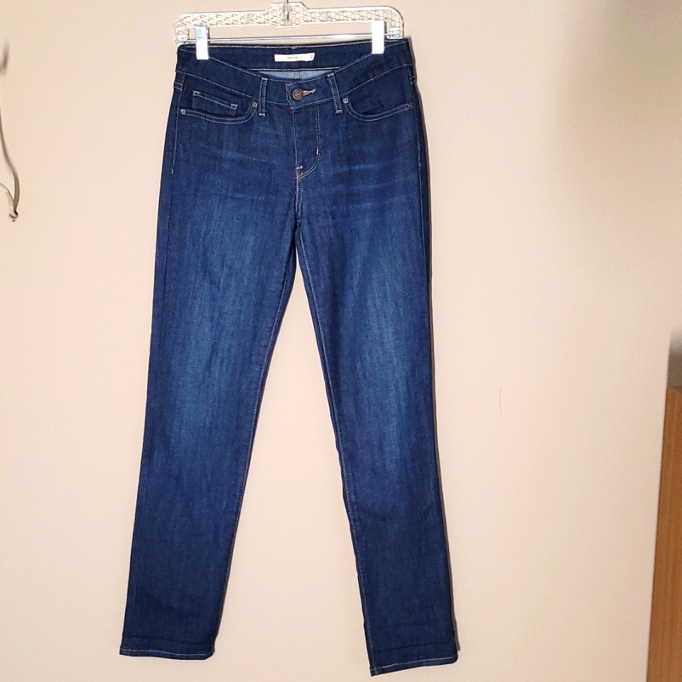 712 Levis Size 28